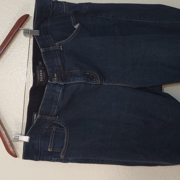 SLIGHTLY USED TORRID PREMIUM BOMBSHELL SKINNY BLUE JEANS SIZE 20R - Picture 4 of 11